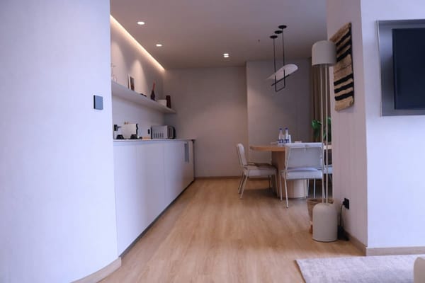 Comment décorer un studio avec cuisine blanc